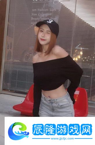 我裝睡讓公偷偷滑進(jìn)去：暗夜溫柔的秘密游戲，誰能抵擋得住這種誘惑！